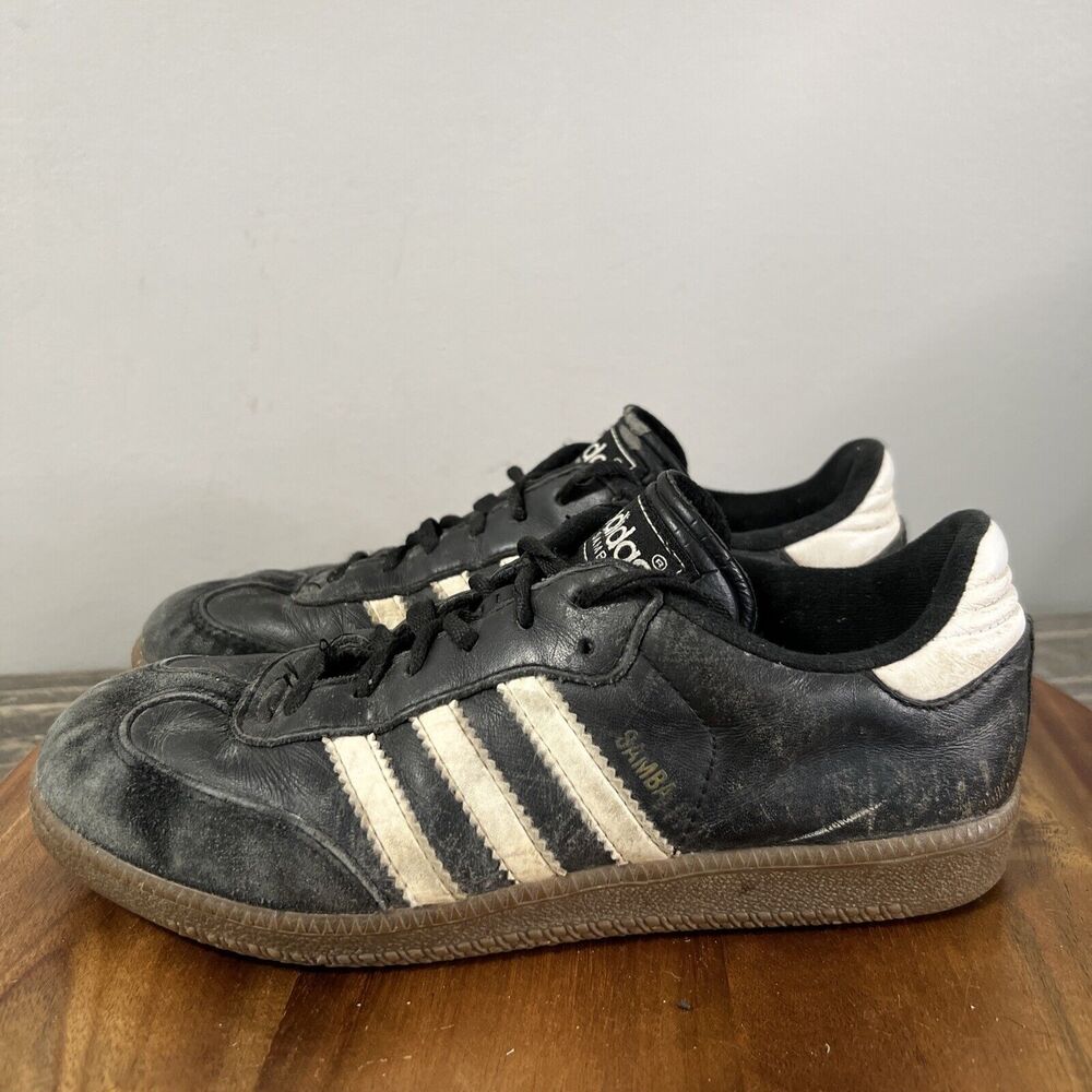 Adidas Samba Classic Youth Size 4 Core 036516 (fit like women’s size 5.5-6)